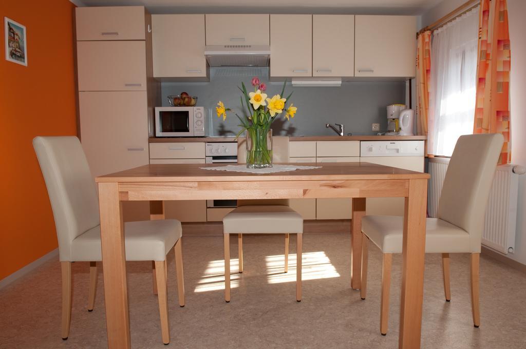 Privatzimmer und Ferienwohnungen Gassner Admont Zimmer foto